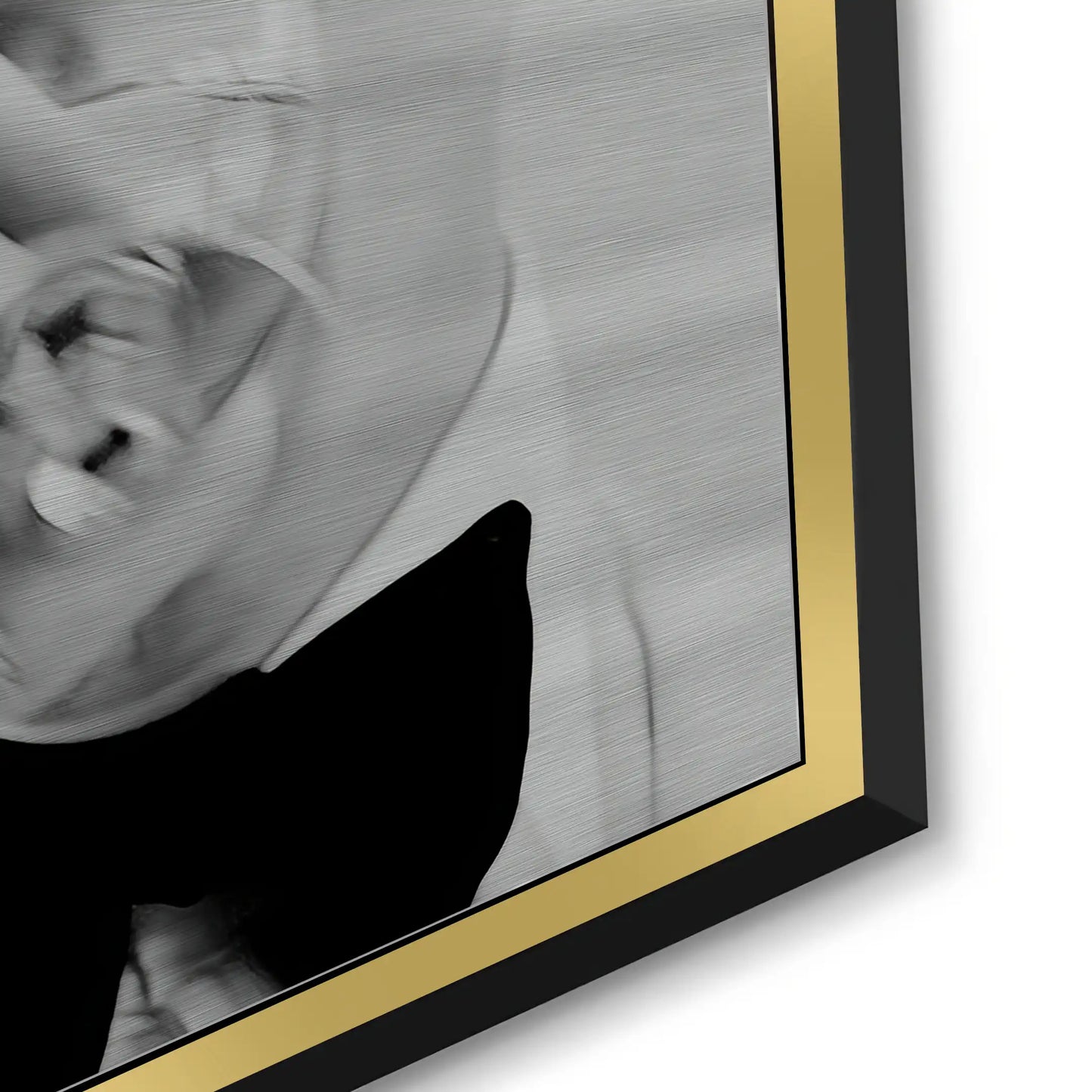 2Roger Moore Whiskey - Metal