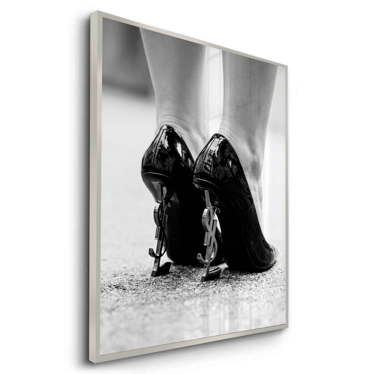 2Luxury Fashion - Fine Art