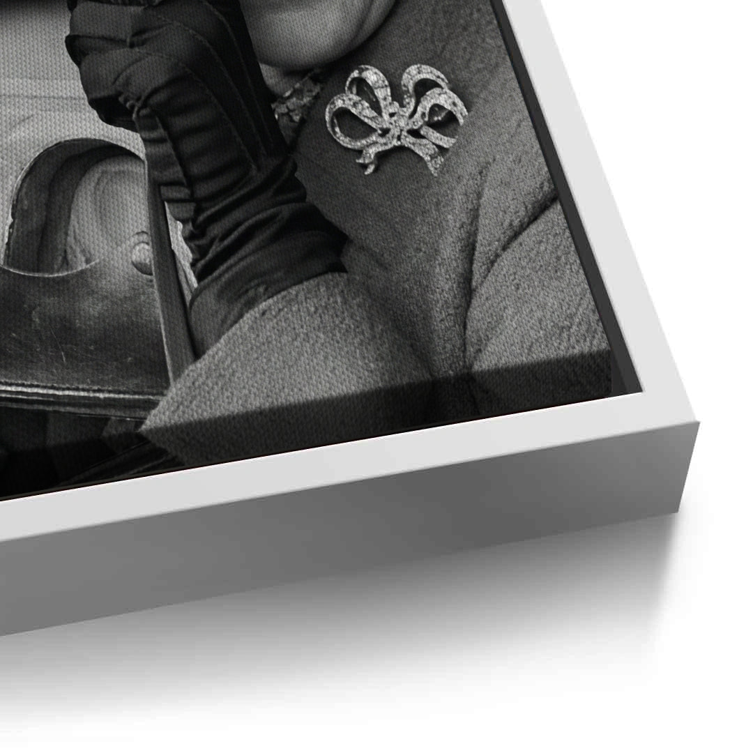 2Queen Elizabeth II with Leica Camera - Canvas