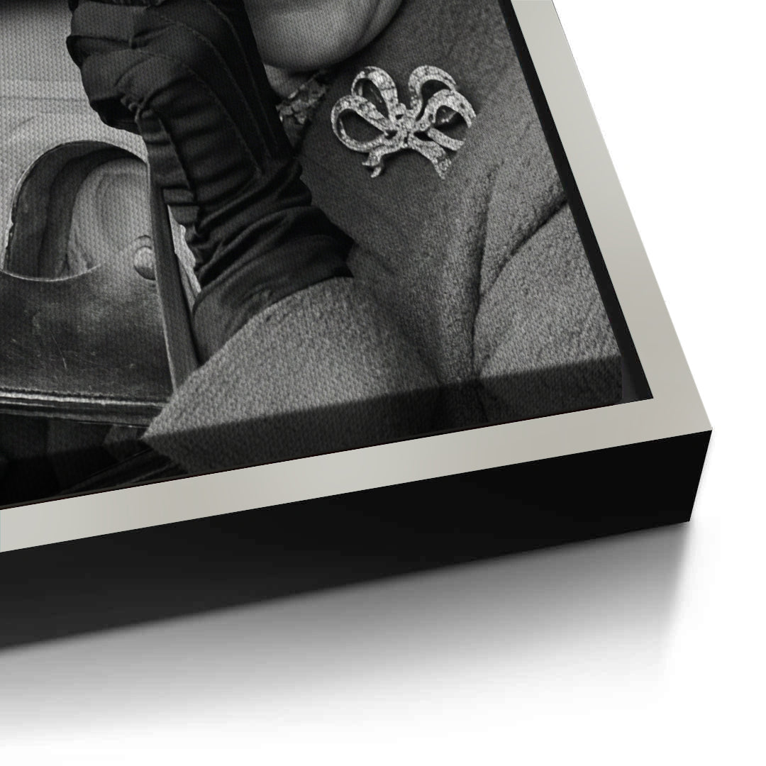 2Queen Elizabeth II with Leica Camera - Canvas