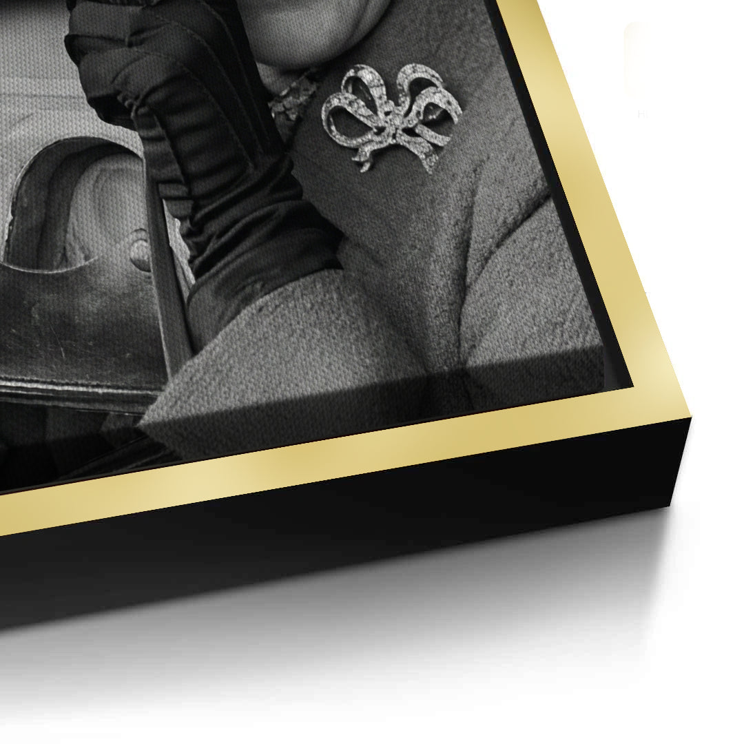 2Queen Elizabeth II with Leica Camera - Canvas