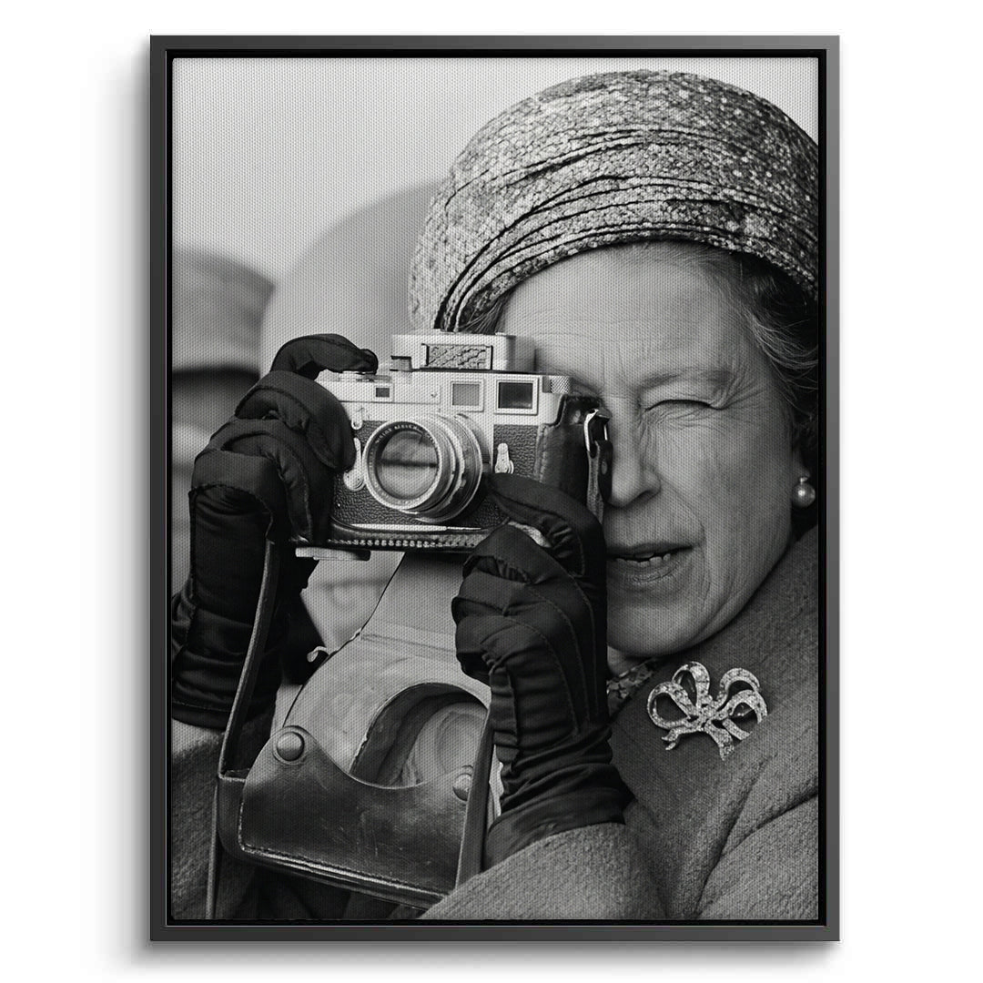 2Queen Elizabeth II with Leica Camera - Canvas