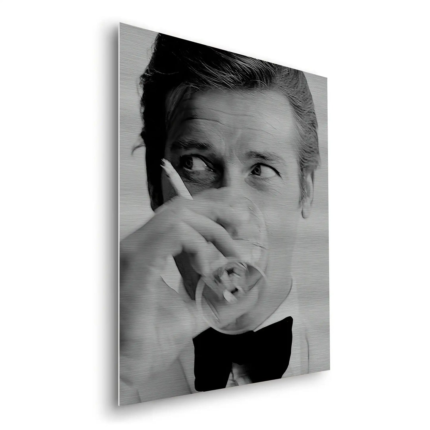 2Roger Moore Whiskey - Metal