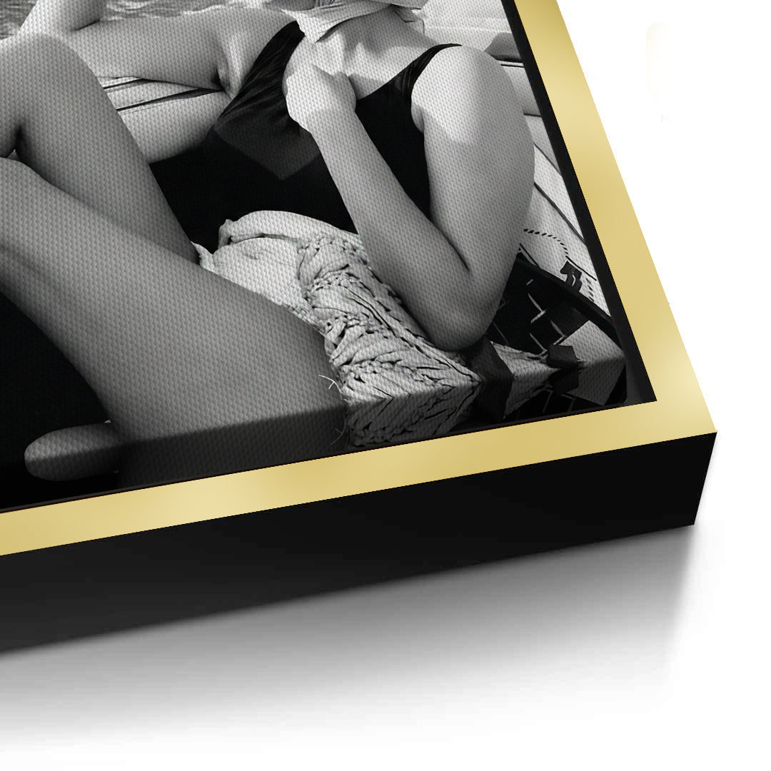 2Sophia Loren Vintage Boat - Canvas