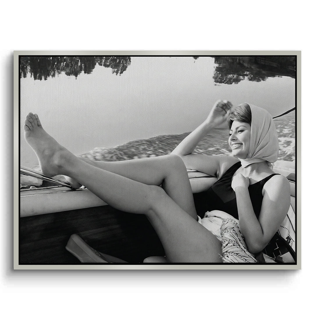 2Sophia Loren Vintage Boat - Canvas
