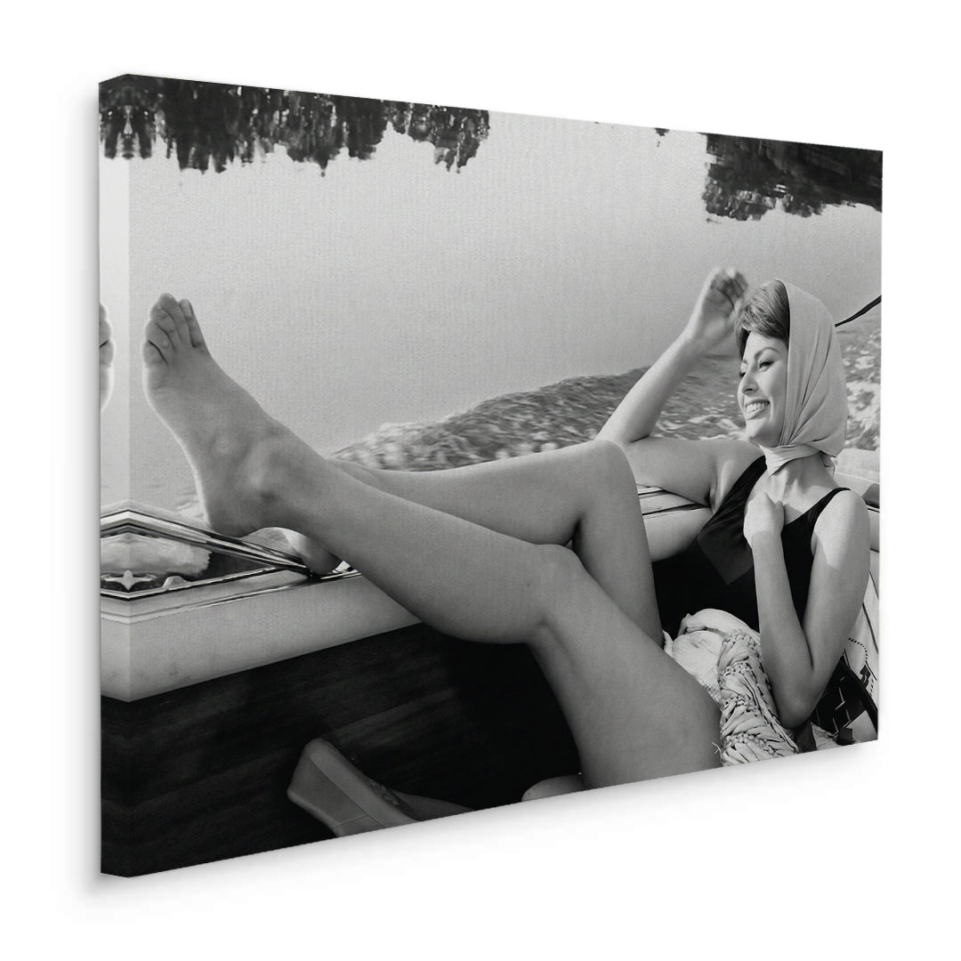 2Sophia Loren Vintage Boat - Canvas
