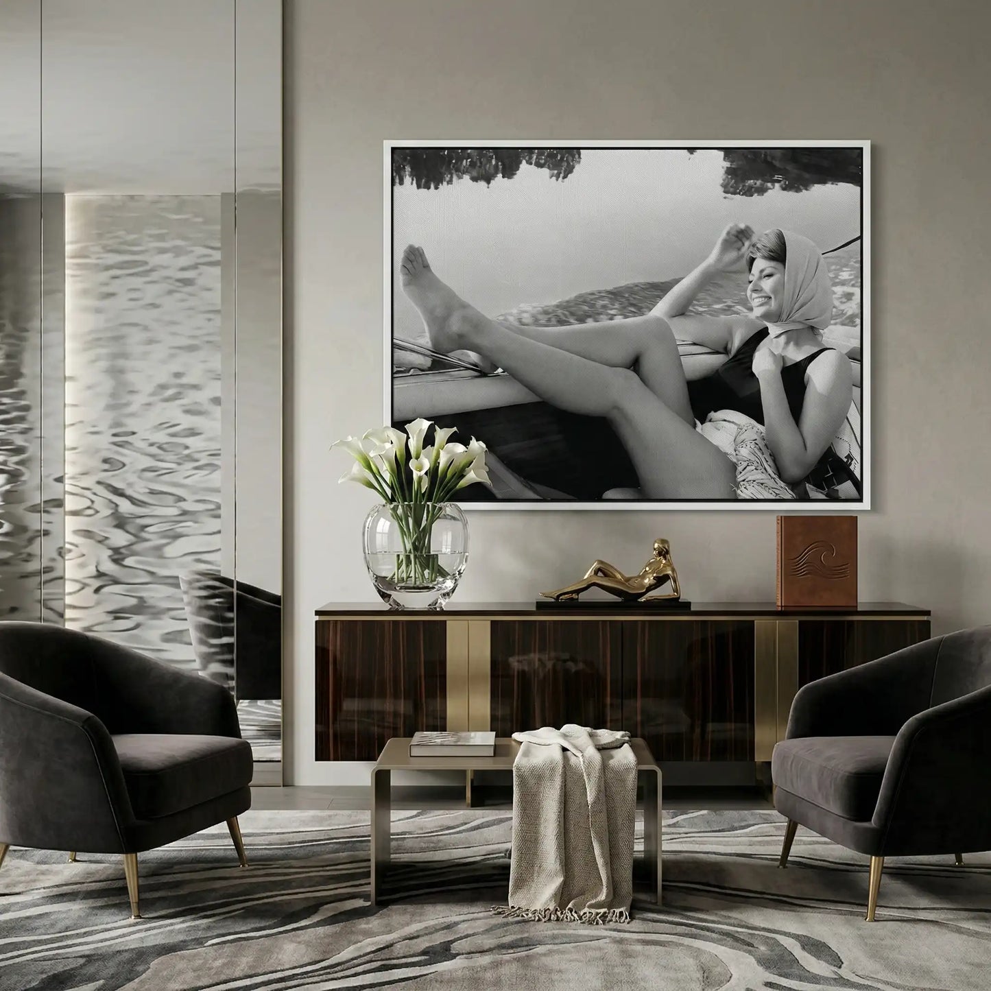 2Sophia Loren Vintage Boat - Canvas