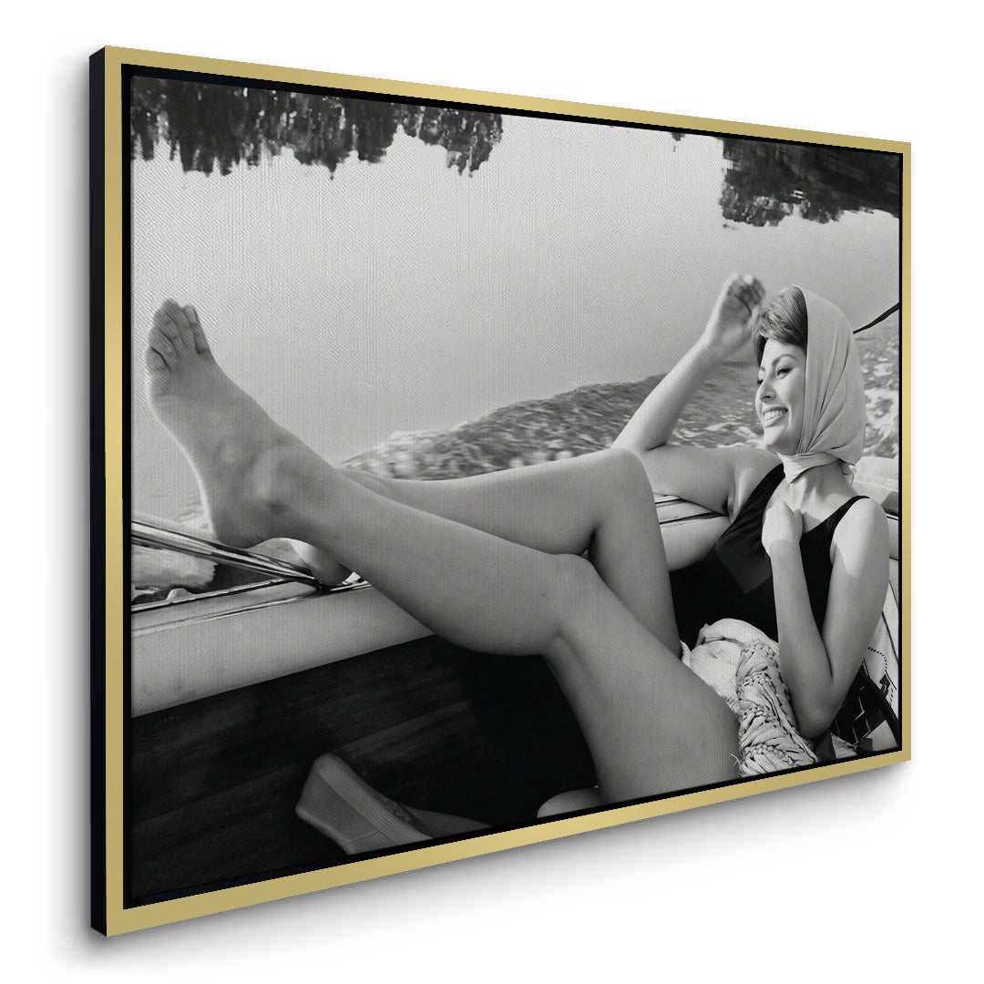 2Sophia Loren Vintage Boat - Canvas