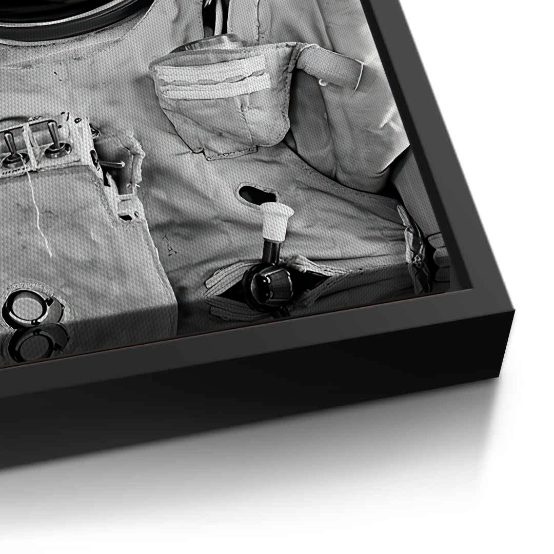 2Vintage Astronaut - Canvas