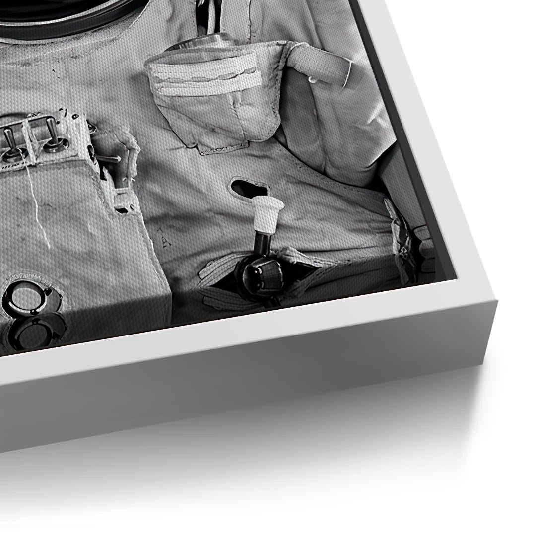 2Vintage Astronaut - Canvas