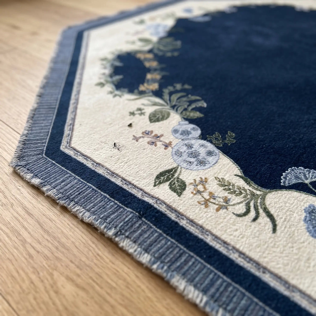 Heritage Garden hand-tufted rug in Navy Ivory – close-up of the tufted pile texture