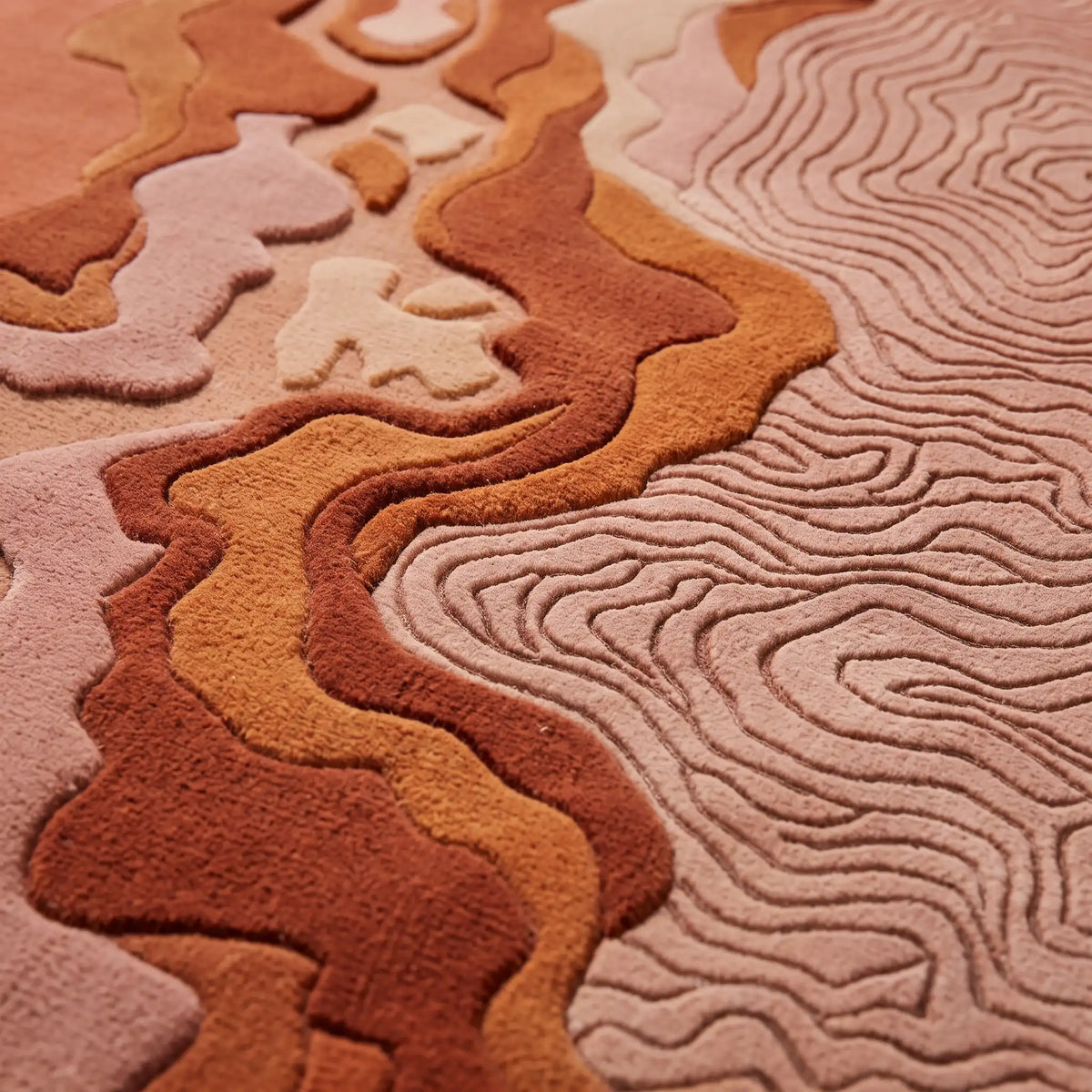Riverbed hand-tufted rug in Terracotta Rose – close-up of the tufted pile texture