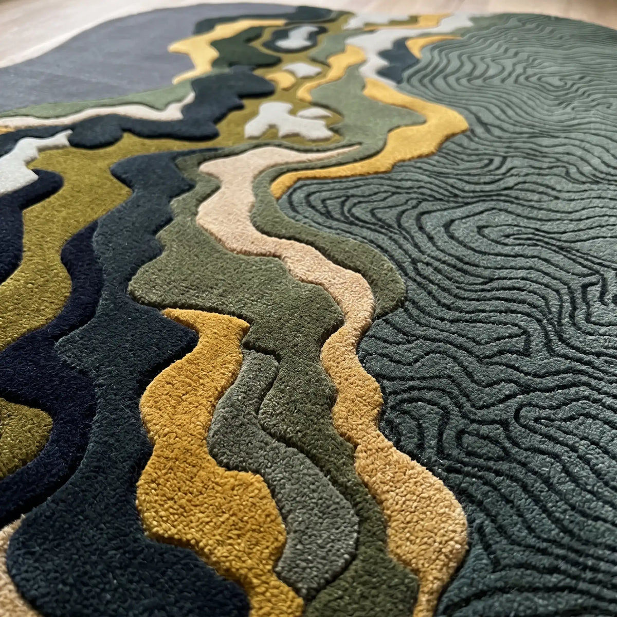 Riverbed hand-tufted rug in Charcoal Moss – close-up of the tufted pile texture