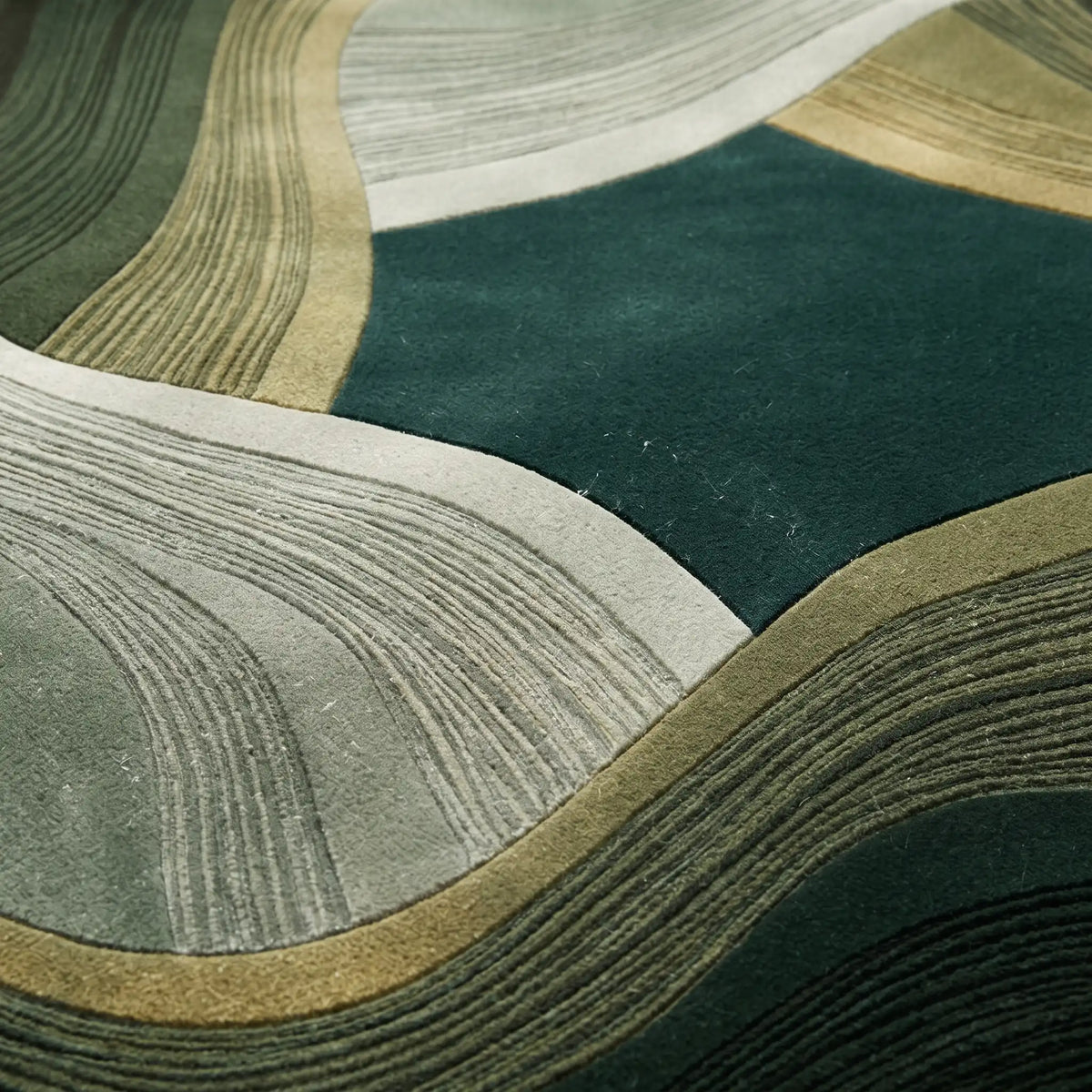Ember Facets hand-tufted rug in Emerald Tide – close-up of the tufted pile texture