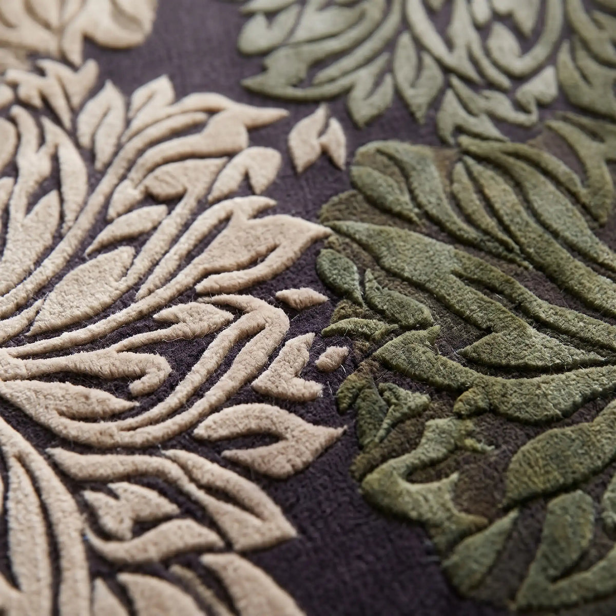 Botanica hand-tufted rug in Sage Stone – close-up of the tufted pile texture