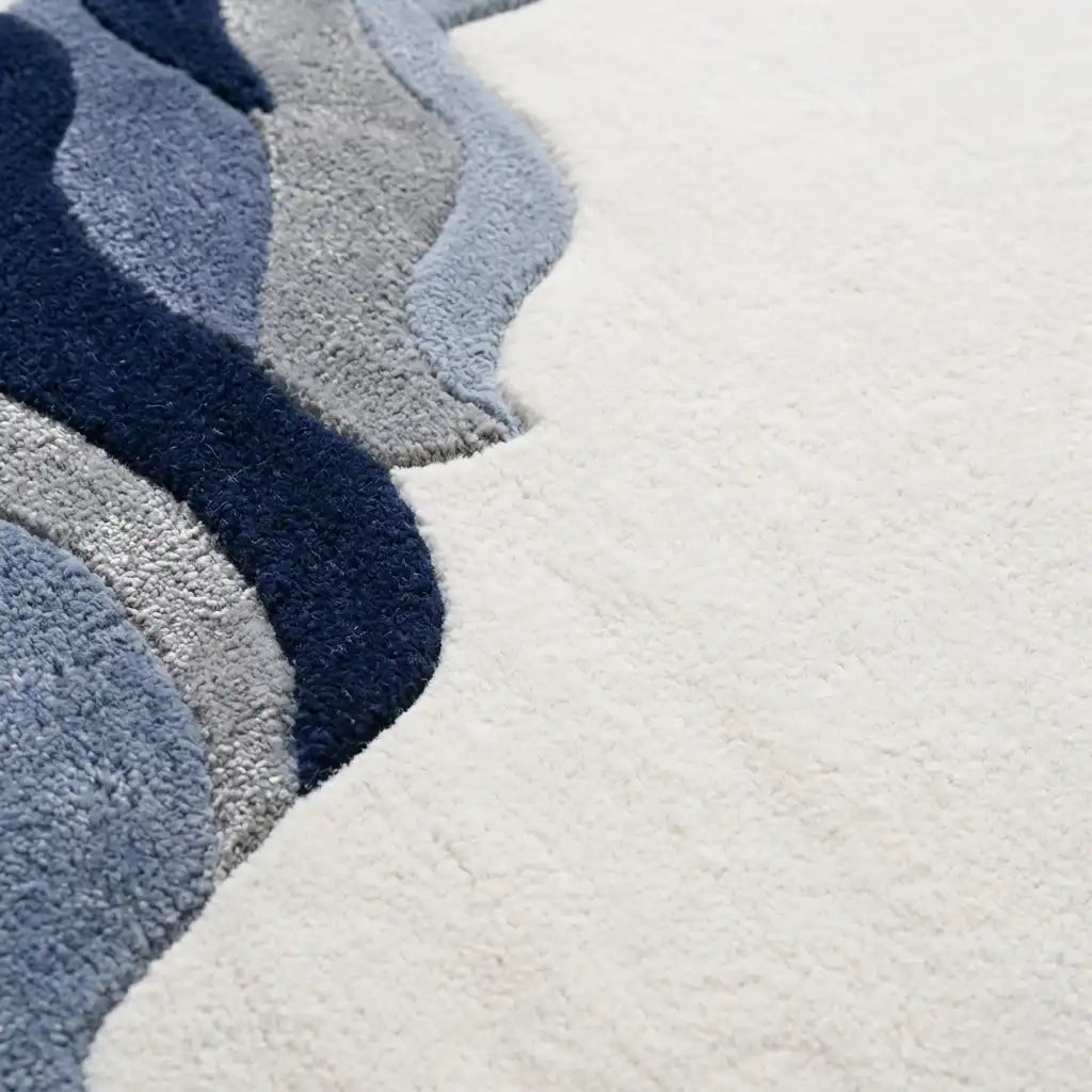 Cloud Edge hand-tufted rug in Indigo Ivory – close-up of the tufted pile texture