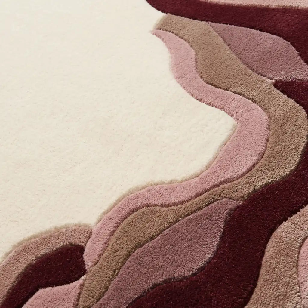 Cloud Edge hand-tufted rug in Rose Ivory – close-up of the tufted pile texture