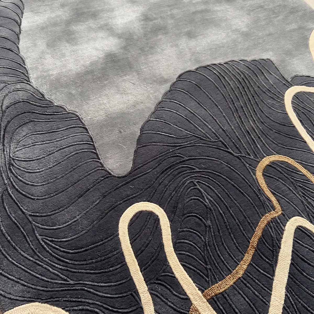 River Pebble hand-tufted rug in Graphite – close-up of the tufted pile texture