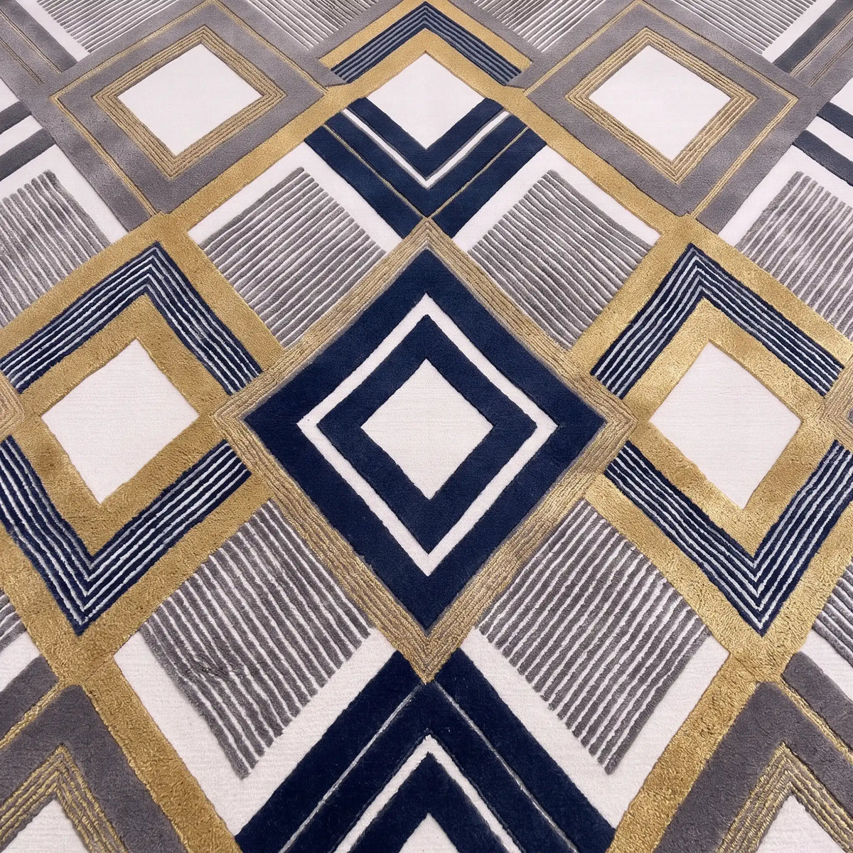 Argyle Prism hand-tufted rug in Slate Plum – close-up of the tufted pile texture