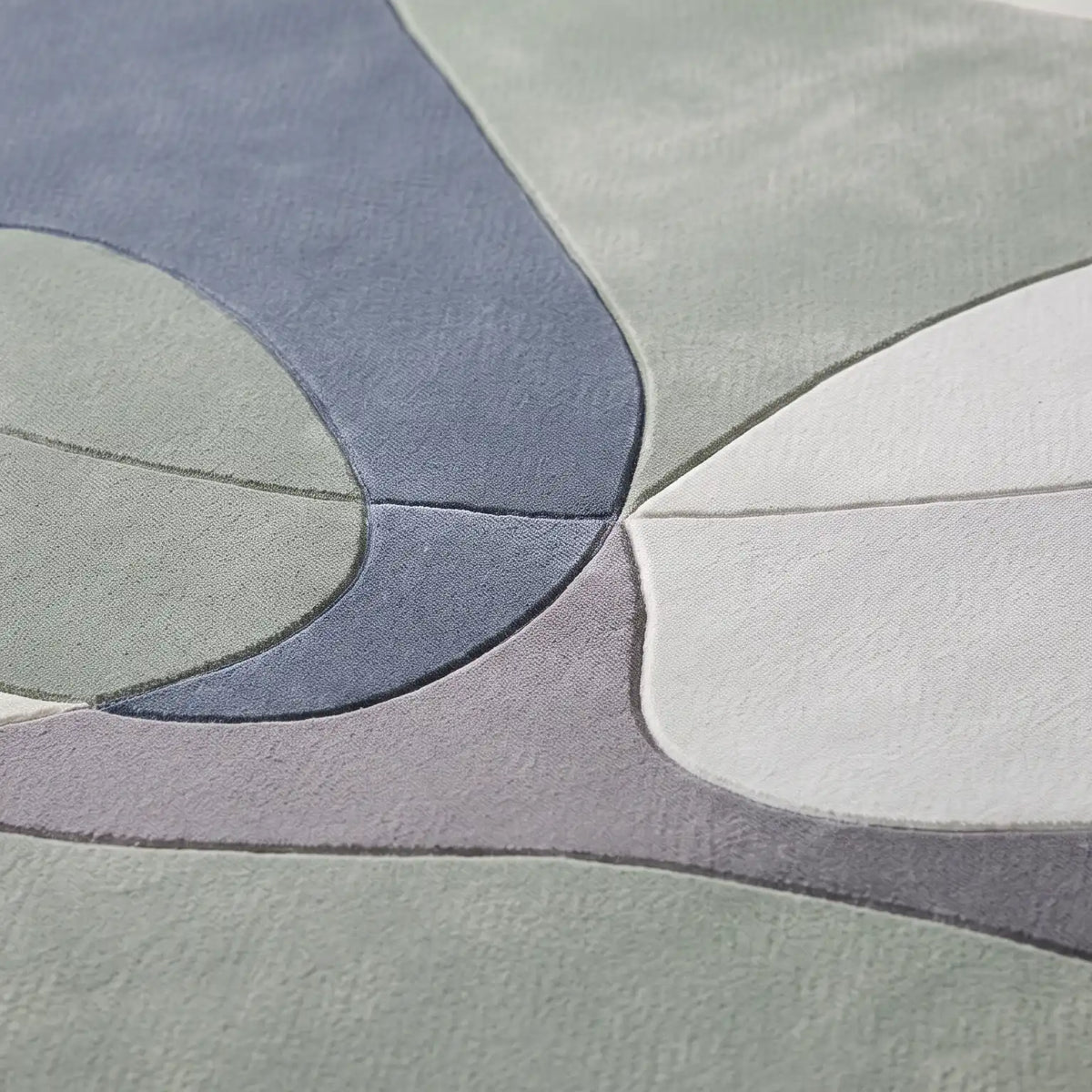 Petal Pebble hand-tufted rug in Mist Blue – close-up of the tufted pile texture