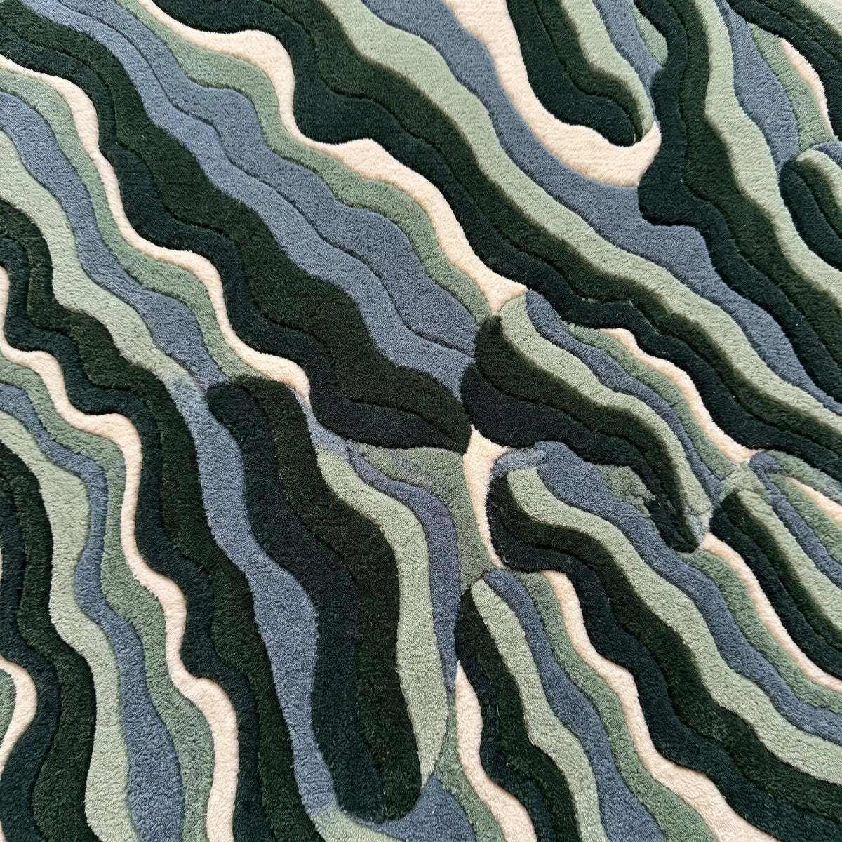 Ripple Dune hand-tufted rug in Forest Mint – close-up of the tufted pile texture