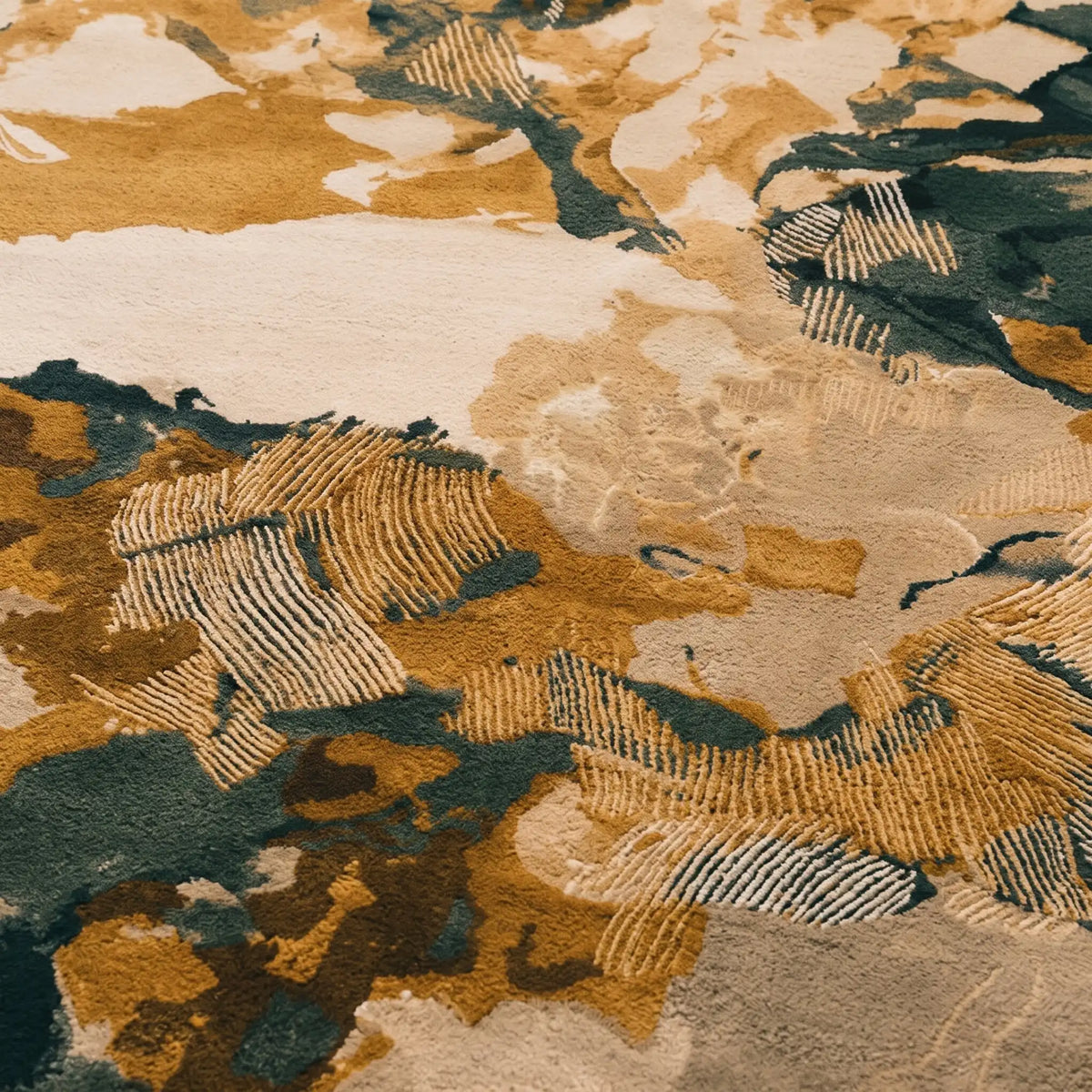 Nebula hand-tufted rug in Amber Olive – close-up of the tufted pile texture